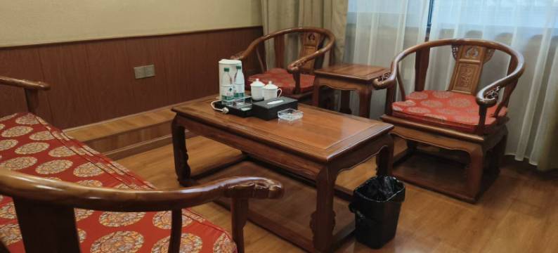 甘洛诗和远方酒店图片