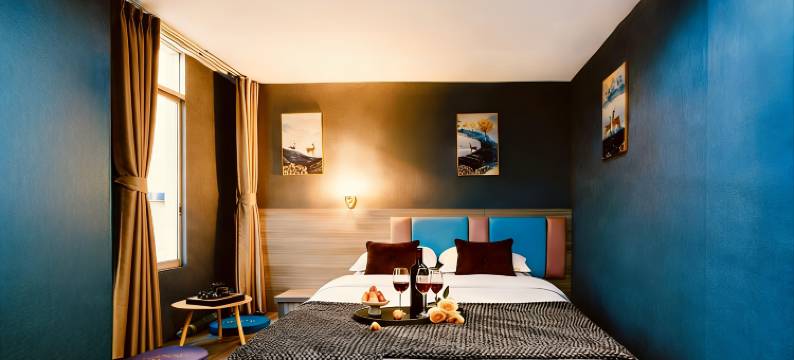 艾斯特丨城景·View云端设计师酒店 (岑溪市人民医院汽车总站店)图片