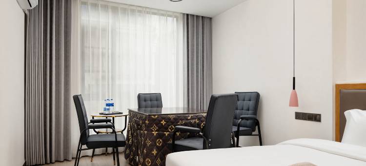 澜舟·LANHOTEL 轻享度假酒店(张家界国家森林公园武陵源店)图片