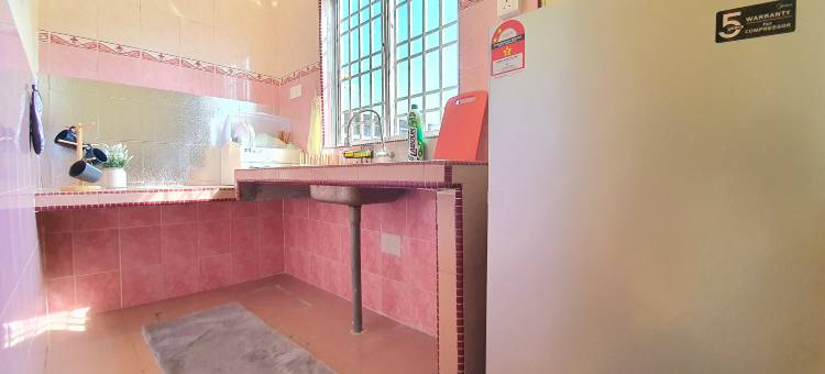 Jenjarom No. 32 Modern Cozy Homestay for 4 Pax by BeeStay图片