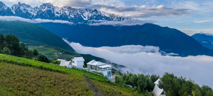 曼星屿|270度雪山·云海·秘境庄园(香格里拉虎跳峡店)图片