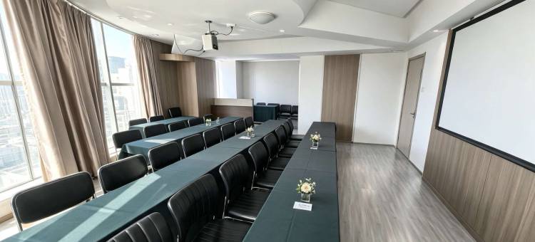 彦霖花尚商务酒店(邯郸锦玉中学赵苑公园店)图片