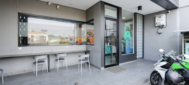 红多兹Plus酒店-Kedaton楠榜省(RedDoorz Plus @ Kedaton Lampung)图片