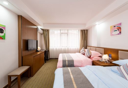 Six Resorts (Yangshuo West Street) Hotel Overview