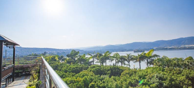 弥勒爱湖酒店(湖泉生态园红河水乡店)图片