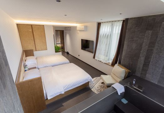 Tangshe Hot Spring Villa HomestayHotel Overview