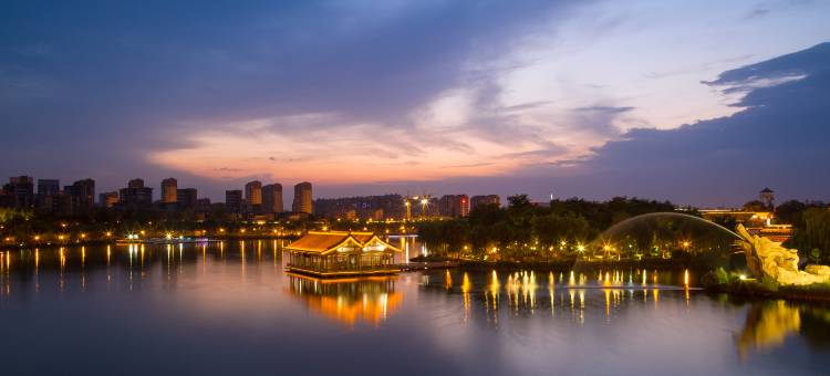 西港酒店(西安外事学院丈八北路地铁站店)图片
