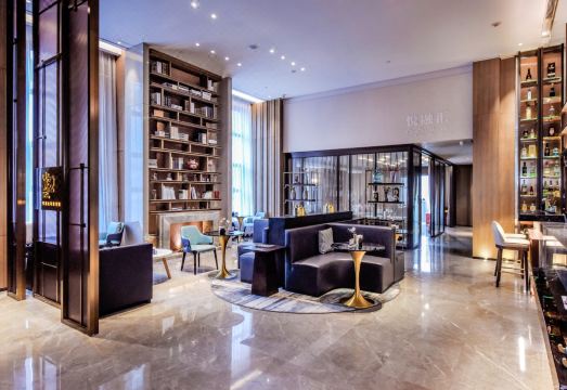 宽融全套房酒店（重庆大坪时代天街D馆店）外景图