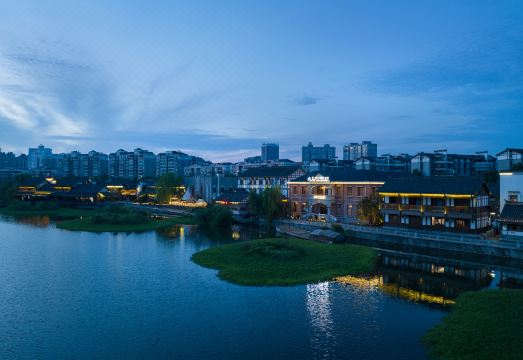 常德郦高1919湖畔酒店（大小河街柳叶湖度假区店）外景图