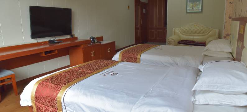 尖扎众仁酒店图片