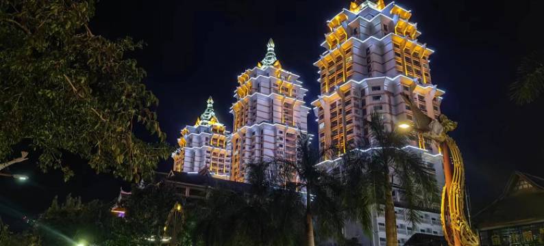 西双版纳七彩曼景度假酒店(告庄星光夜市店)图片