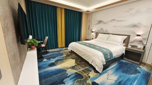 月畔湾轻奢酒店