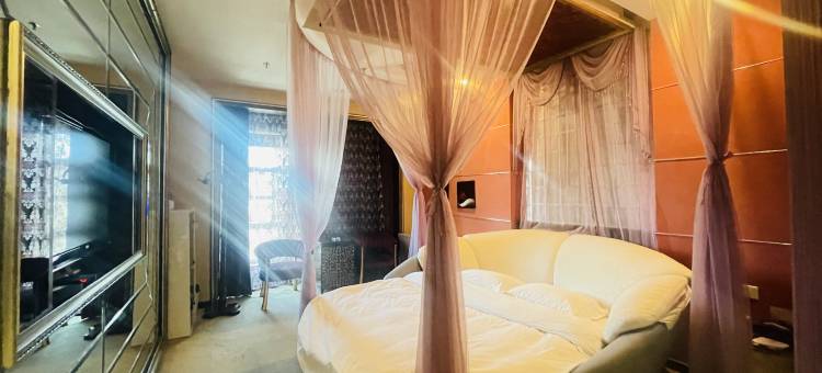 沙漠绿洲水文化主题酒店(地窝堡国际机场店)图片