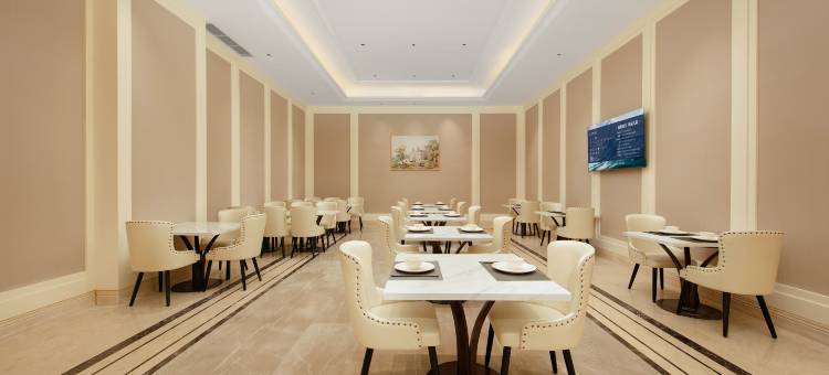 维也纳酒店(自贡富顺沿滩高铁站店)图片