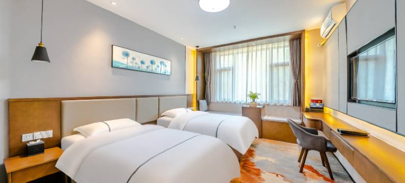 青岛海林山庄大酒店(石老人海水浴场海安路地铁站店)图片