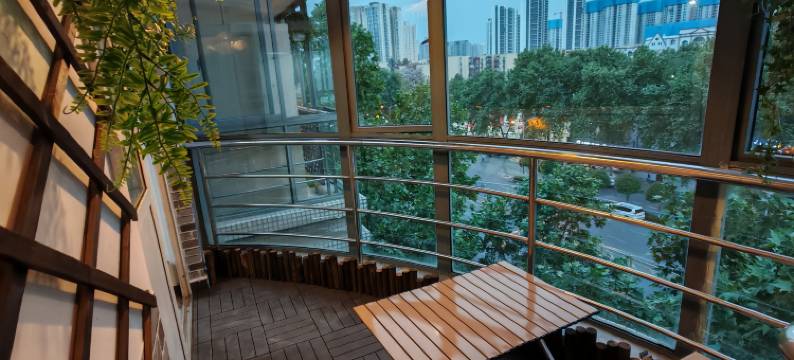 凌晨两点半·青年旅舍(太白南路地铁店)图片