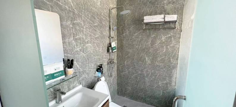 青岛海湾之星酒店(黄岛井冈山路地铁站店)图片