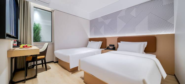 柏曼酒店(烟台南大街万达广场店)图片