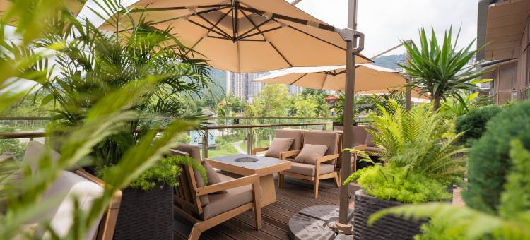 一宅新中式合院·智能客控丨设计师美学轻奢酒店(雅安高铁站店)图片