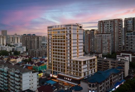JI Hotel (Liuzhou Chengzhong Wanda) over view