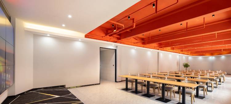 艺龙万国酒店(丹东抗美援朝纪念馆店)图片