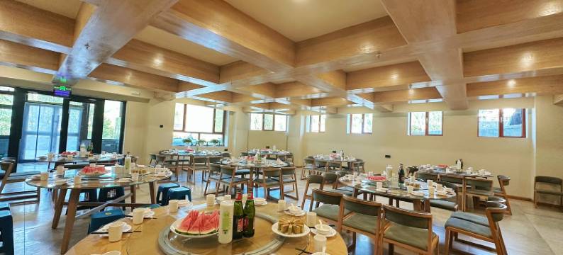 喀纳斯德荣酒店图片