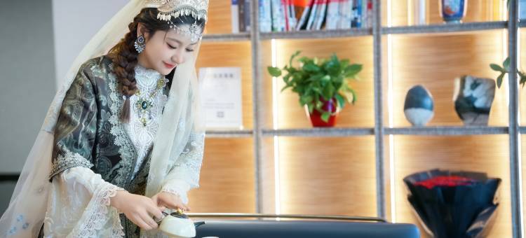 伊宁市政府伊犁河丽呈华廷酒店图片