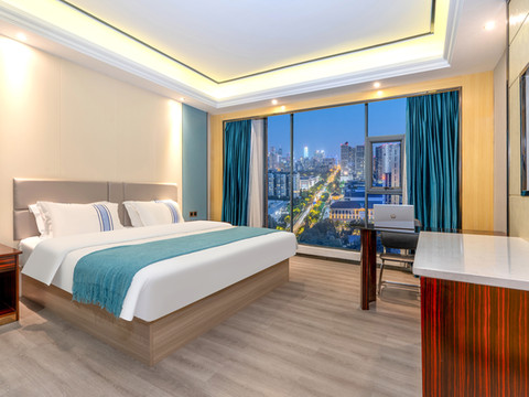 皇冠假日花园酒店(贵港国际生活港高铁站店)