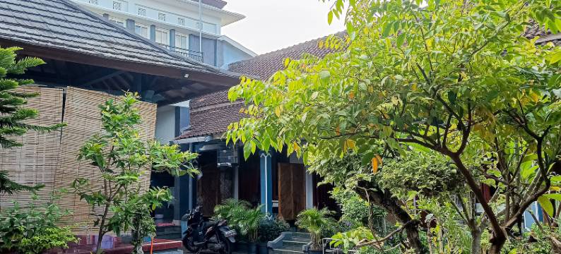 阿斯特里民宿查克拉内加拉马塔兰红门酒店合作(Astri Homestay Carkranegara Mataram Mitra RedDoorz)图片