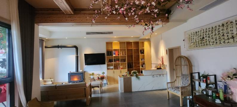 逺山霁月民宿图片