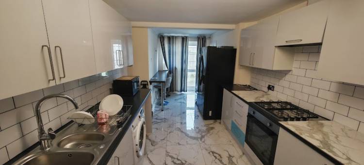 斯努兹登查尔维 – 免费停车，靠近M4 J6(SnoozeDen Chalvey – Free Parking, Near M4 J6)图片