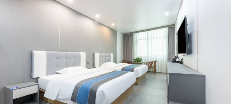 乾冠酒店(重庆黔江高铁站店)图片