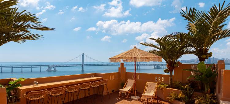 大连锦色海景艺术民宿(星海广场店)图片