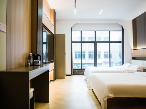 荧火虫酒店(汉寿万达广场店)