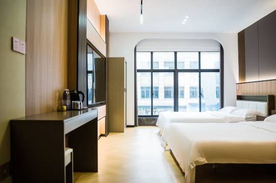 荧火虫酒店(汉寿万达广场店)