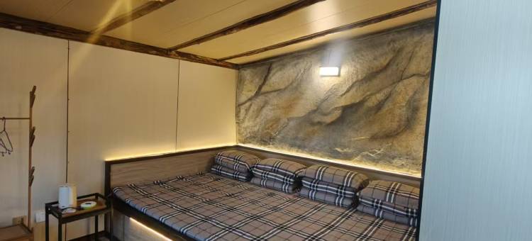 一鸣山庄民宿(铁刹山站店)图片
