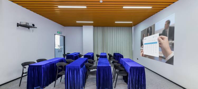 易趣·君好酒店(中山三乡顺昌广场店)图片