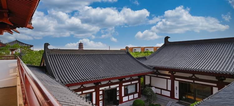 锦云拾七民宿(洛邑古城丽景门十字街店)图片