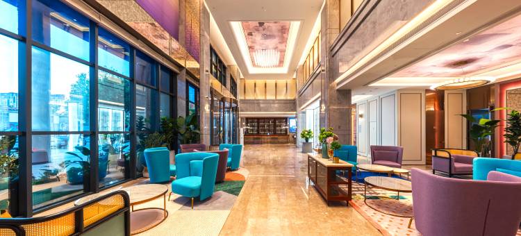 信阳宝鹏广场美居酒店图片