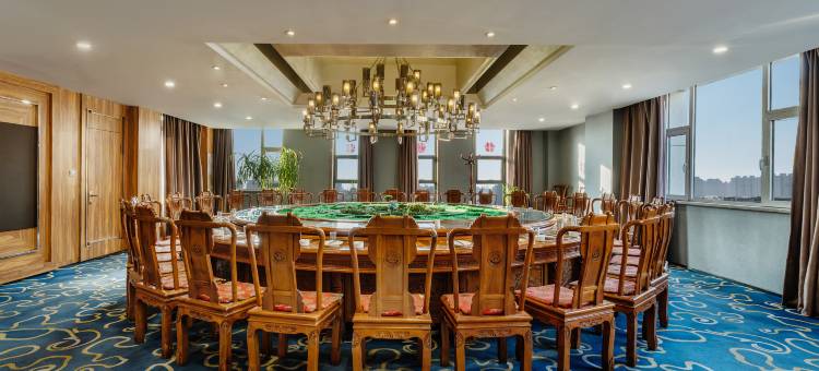 夏威夷大酒店(扶余站店)图片