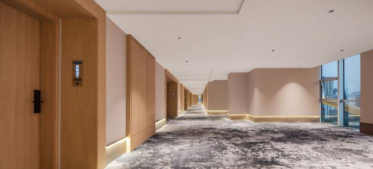 世鸿大酒店(宁德站店)图片