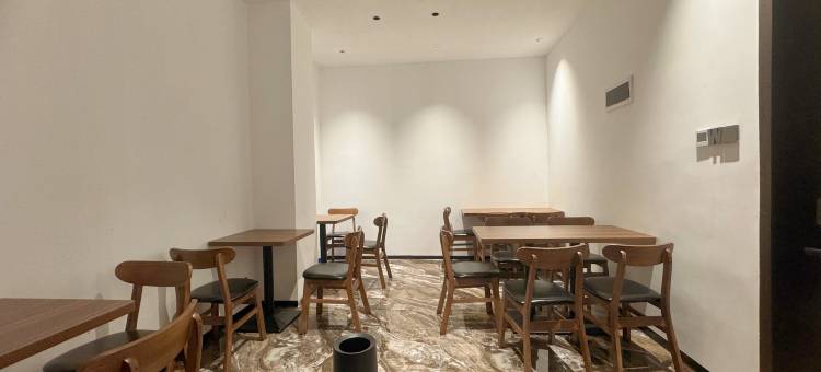 熹临设计师酒店(汕尾二马路店)图片