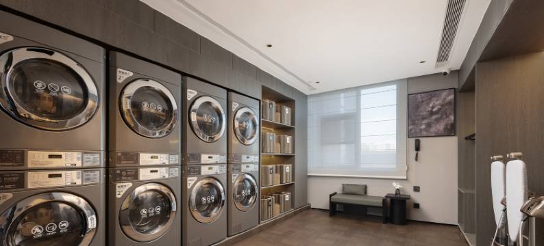 杭州临平世纪公园亚朵酒店图片