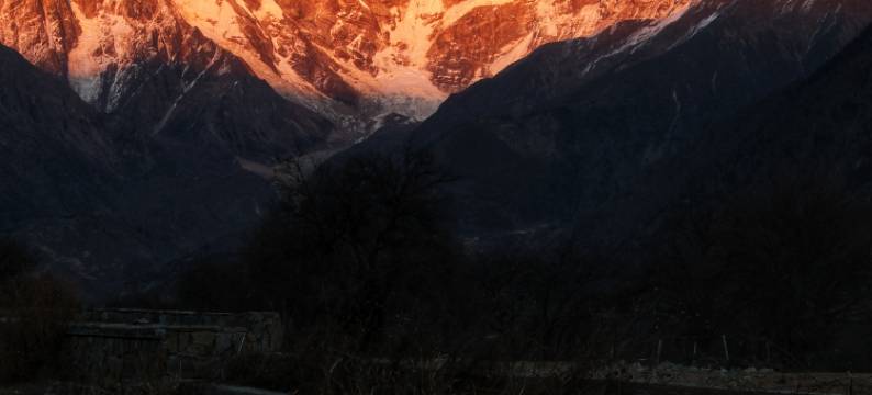 吉美·南迦巴瓦山居图片