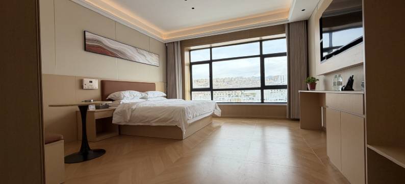 札达蓝森富氧酒店图片