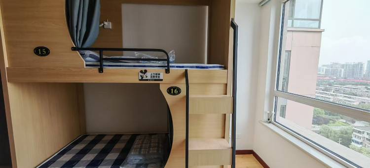 她时代女生青旅(裕华万达省儿童医院店)图片
