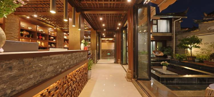 山隅俏·琼楼夜月客栈(丽江古城大水车店)图片