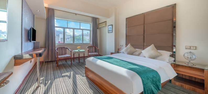 派酒店(南宁江南石柱岭地铁站店)图片