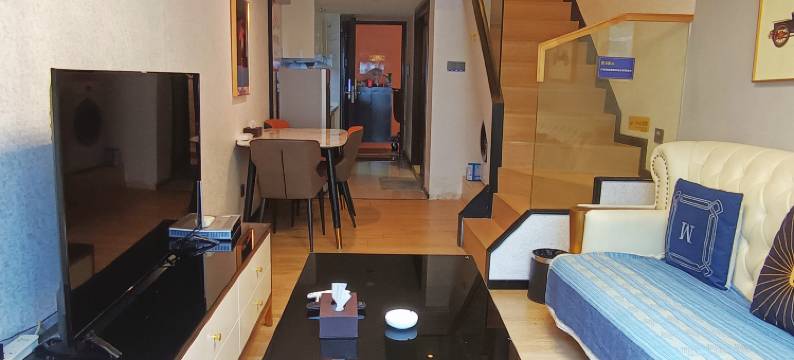 华俊LOFT国际公寓(深圳北站店)图片