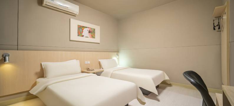 加荔酒店(观山湖公园贵阳一中店)图片